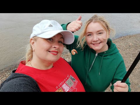 Видео: Рыбалка  по-девичьи - поймали только загар! Жарим креветки на берегу Томи, отдых на природе в Томске