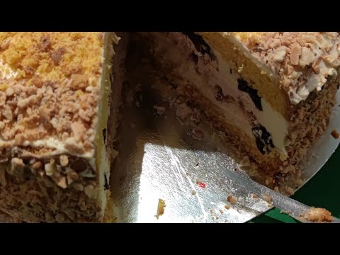 Видео: Робим  дуже смачний торт з безе і бесквітом ...