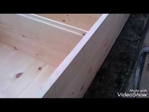 Видео: Ульи лежаки для лечения, для сна в АПИ домиках