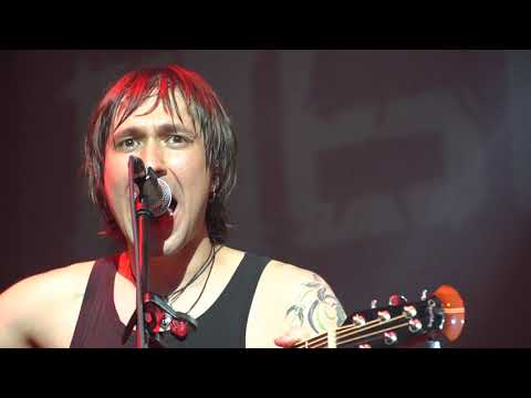 Видео: Обе-Рек feat. Людмила Махова Жизни мало (LIVE, Москва, Zil Arena, 13.10.2018)