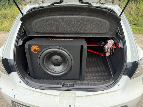 Видео: Сабвуфер DL AUDIO Piranha 15A Black V.2 в MAZDA 3BK HATCHBACK