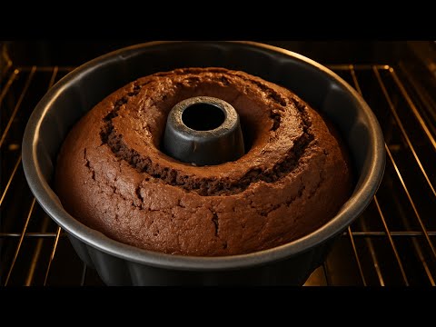 Видео: Домашний шоколадный торт бабушки – готов всего за 5 минут! 🍰