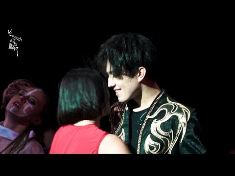 Видео: [Fancam] Talk+Give Me Your Love -迪玛希Dimash Димаш ,10/12/2019 Arnau Concert@New York City