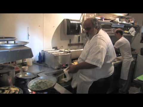 Видео: Фаршированные грибы Рокфеллер | Папа Джек