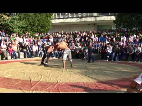 Видео: Народни борби   Харманли 2013г