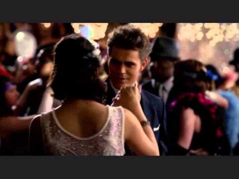 Видео: Деймон и Елена \\\ Снег