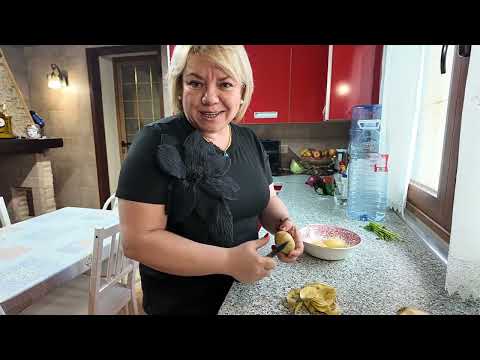 Видео: Просто меня она бесит. Накрыла стол для семьи.Хотела удивить семью.Как всегда разочарование.