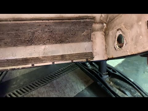Видео: Пробили радиатор на снегоходе V800.