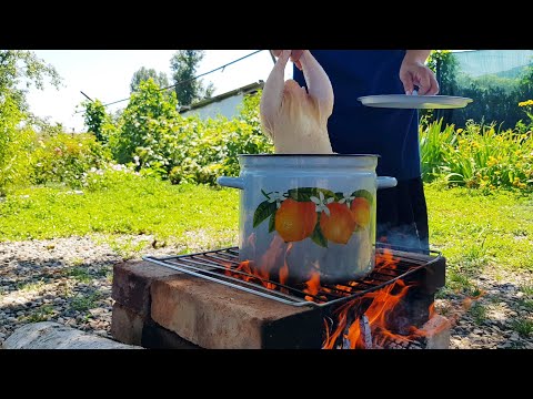 Видео: Правильный Борщ! Зелёный Борщ на Костре/Цыгане готовят! Delicious Green Borscht on the Fire