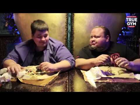 Видео: Заруба 360кг Толстяк против 2кг Бургера