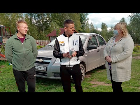 Видео: Выживают одни в заброшенной деревне