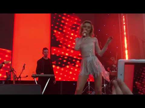 Видео: Полина Гагарина-Стану солнцем/концерт/Остров мечты/Milagros Mi