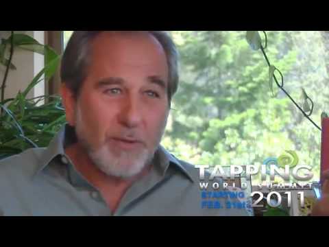 Видео: Брюс Липтон о квантовой физике , исцелении и таппинге