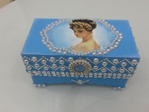 Видео: ДЕКУПАЖ ШКАТУЛКИ ИЗ КОРОБКИ ОТ ТЕЛЕФОНА,