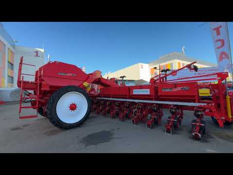 Видео: Первая воронежская 16-ти рядная сеялка точного высева. Югагро 2024.
