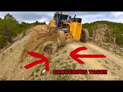 Видео: Работы по снятию и выравниванию грейдера John Deere 670gp #johndeere #deere #motorgrader