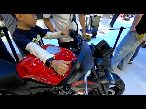 Видео: Мотоциклы HONDA Выставка CIMA MOTOR Часть 13 (продолжение)