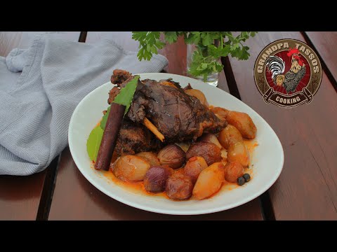 Видео: Гуляш из кролика и лука по-гречески