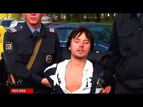 Видео: Я сижу за рулём синий-синий: дорожный скандал вокруг певца Витаса | пародия «Потолок Ледяной»