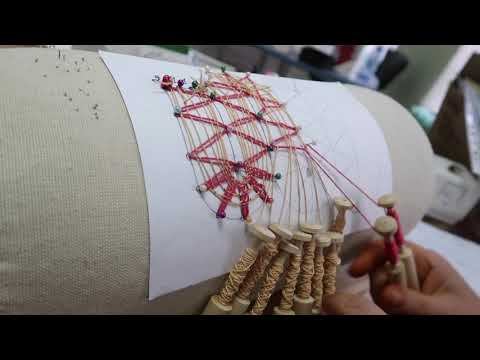 Видео: Плетение на коклюшках. Урок 15. Перевив боковых пар.