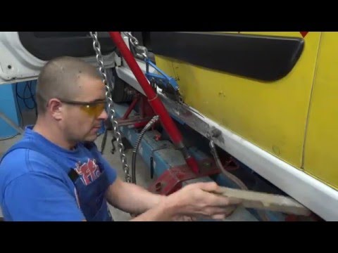 Видео: Fiat Scudo. рихтовка порога, крыла. финиш по борту.