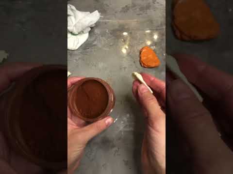 Видео: Тыква из пластичного шоколада без Молдов и инструментов.