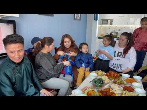 Видео: Отгон Хүү Цэрэнхандын Эрхэс даахь үргээх ёслол