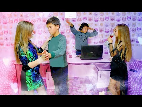 Видео: Первый МЕДЛЕННЫЙ ТАНЕЦ ! Устроили вечеринку у Дианы дома !