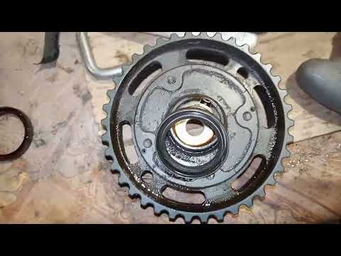 Видео: Устраняем течь масла к4м Рено Меган 2 Сценик 2. Переклейка клапанной крышки k4m