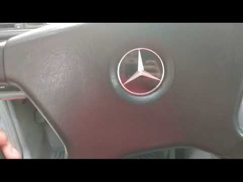 Видео: Как открыть машину, Мерс 124, без ключей.