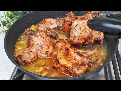 Видео: Свиные отбивные такие вкусные, что мой муж умоляет меня готовить их каждый день! Простой рецепт