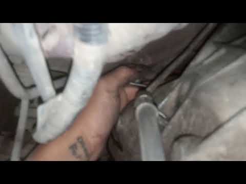 Видео: Мерседес w202 111 ДВС  снимаем стартер без проблем