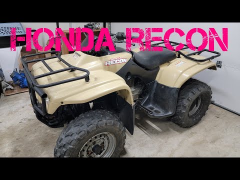 Видео: Устранены проблемы с карбюратором Honda Recon TRX 250: двигатель не заводится и глохнет.