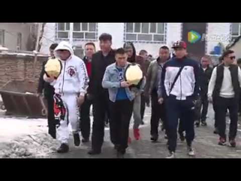 Видео: Қытайдағы Қазақтар Қуат Найман мен Жұмабек Тұрсын ұлына шапан жауып, ат мінгізді