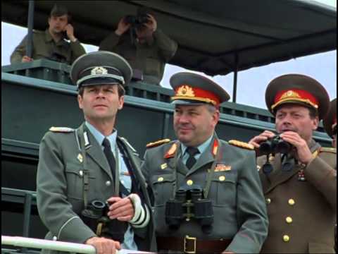 Видео: Офицеры   Offiziere ГДР Фрагмент   Атака Т72