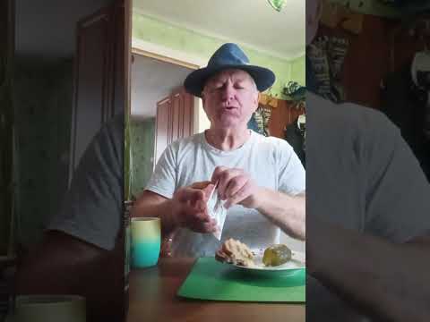 Видео: На завтрак, чай и два бутерброда. Приятного всем аппетита. 