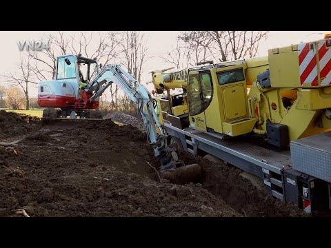 Видео: VN24 - Мобильный кран застрял в грязи - подготовительные работы экскаватора для выкапывания