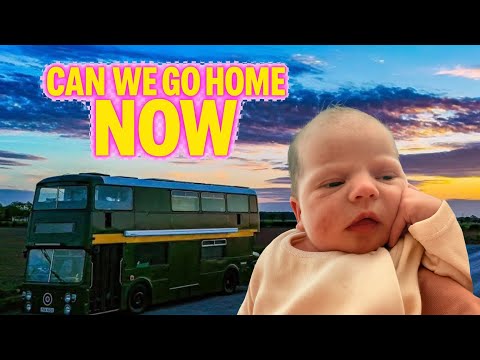 Видео: Новорожденный ребенок, живущий в автобусе = безумие