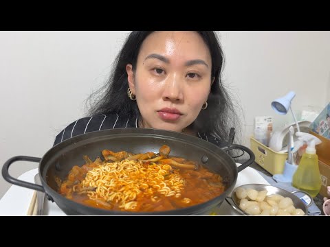 Видео: РАМЕН🍜/МУКБАНГ/КОММЕНТАРИИ🤫