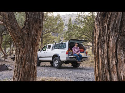 Видео: Кемпинг для грузовиков в одиночку на американском Западе | Целое место для себя
