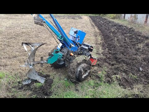 Видео: Дуже липка оранка#Оранка мотоблоком з обертовим плугом від Агромарка