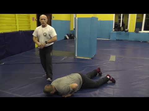 Видео: В Н Крючков  Осваиваем культуру движений  То же, но на левую руку  Расслабленность пьяного