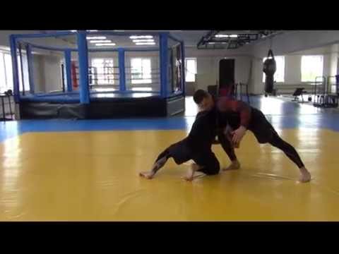 Видео: УРОКИ ГРЭППЛИНГА 7. D`arce Choke. 4 выхода на D`arce Choke.