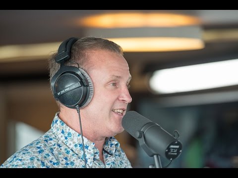 Видео: Наталья Сенчукова & Виктор Рыбин - Бумажные Самолеты (LIVE @ Авторадио)