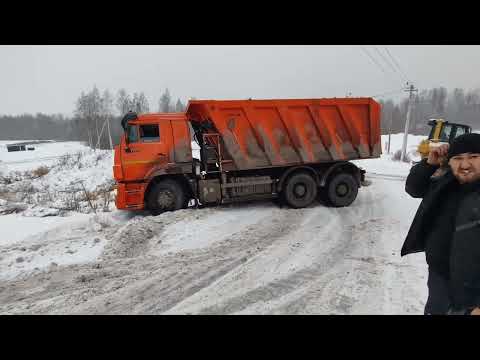 Видео: Снегопад , сложная дорога ((