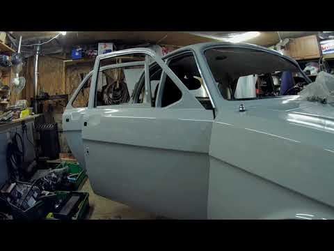 Видео: установка потолка на ГАЗ 24. Ремонт и реставрация ГАЗ 24.