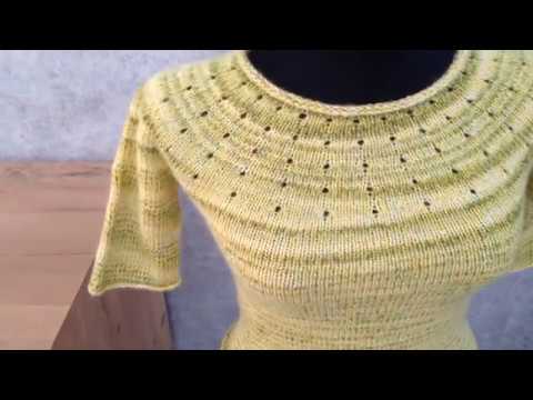 Видео: Свитер с круглой кокеткой спицами.Вспомнила о  том , как училась вязать.