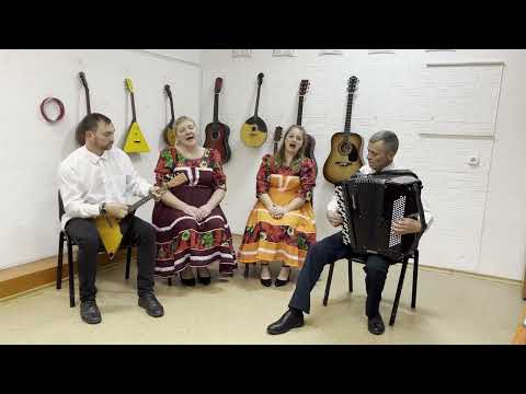 Видео: «Я в былое гляжу» Ансамбль «Майские зори» 