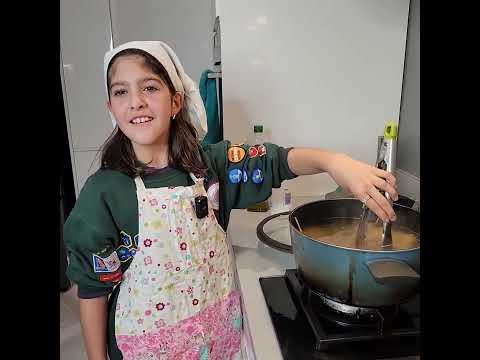 Видео: Кухнята на Розали - спагети в доматен сос и салата