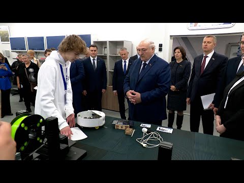 Видео: Лукашенко: Это твой тренажёр, да? Я тебе как водитель говорю, не лихачь!